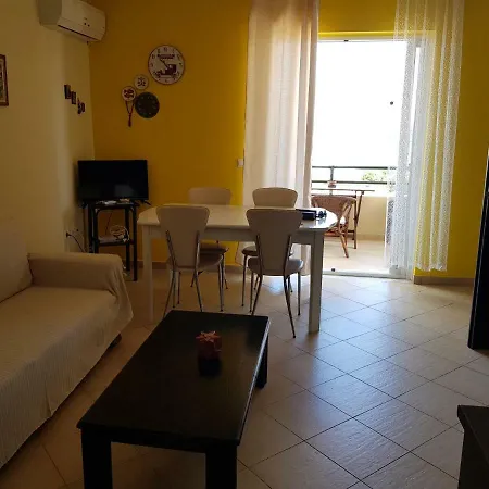 Located In One Of The Beautiful Sandy In Corfu , In .... דירה