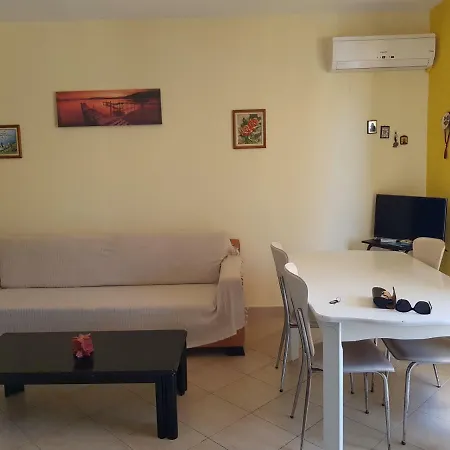 דירה Located In One Of The Beautiful Sandy In Corfu , In .... *